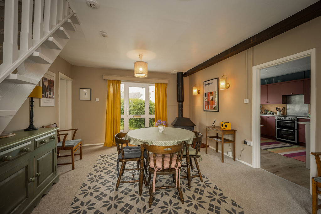 Cottage Sitting / DIning Room- click for photo gallery